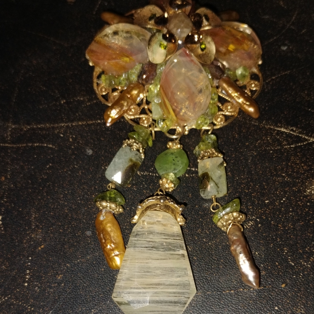 Vintage Elegant Maya Evangelista Gold and Green Statement Brooch/Hat Pin